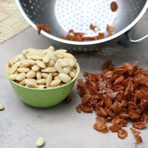 Cách bóc vỏ lụa hạt hạnh nhân cực nhanh, giữ trọn dinh dưỡng